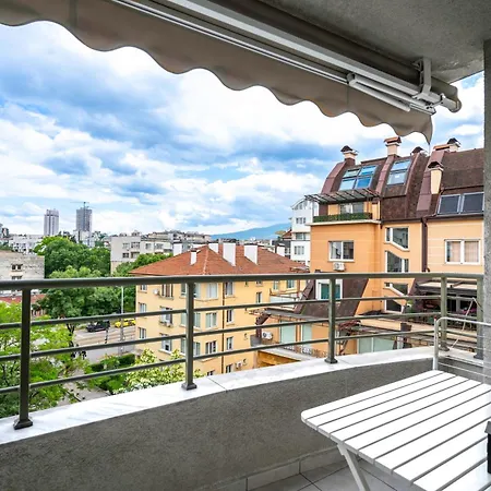 Апартамент Haven Expansive In Prime Location *